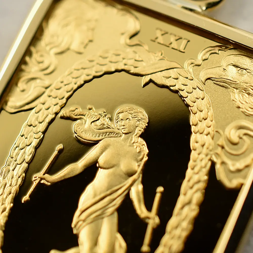 地金型6：6515 【ペンダントトップ単品】クック諸島 2025 チャールズ3世 タロットカード「世界」 20ドル 2グラム 純金 フローティング 18K 箱付き