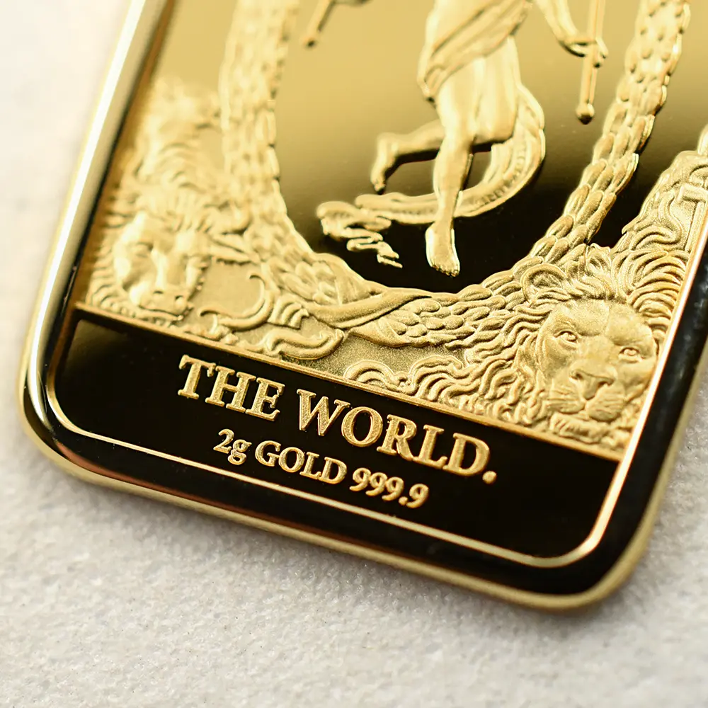 地金型7：6515 【ペンダントトップ単品】クック諸島 2025 チャールズ3世 タロットカード「世界」 20ドル 2グラム 純金 フローティング 18K 箱付き