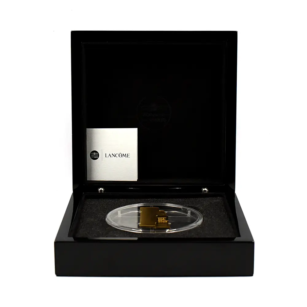 モダンコイン6:6503 フランス 2025 フランスの卓越 ランコム 200ユーロ1オンスリップスティック型プルーフ金貨 未鑑定 箱付き