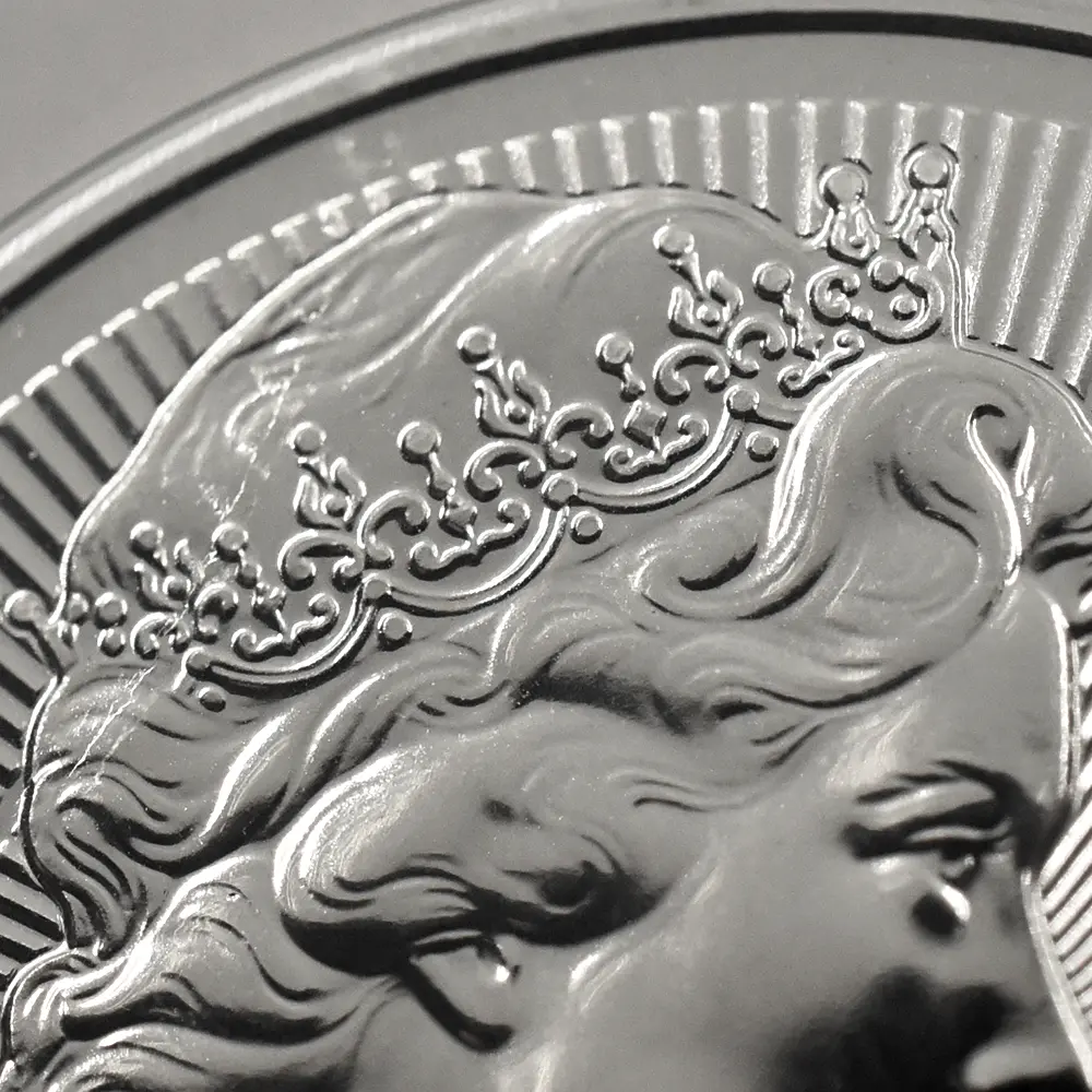 モダンコイン6：6427 2026 チャールズ3世 エリザベス2世のコイン肖像シリーズ 第二弾 ヤングエリザベス 5ポンドBU白銅貨 未鑑定 パッケージ付き