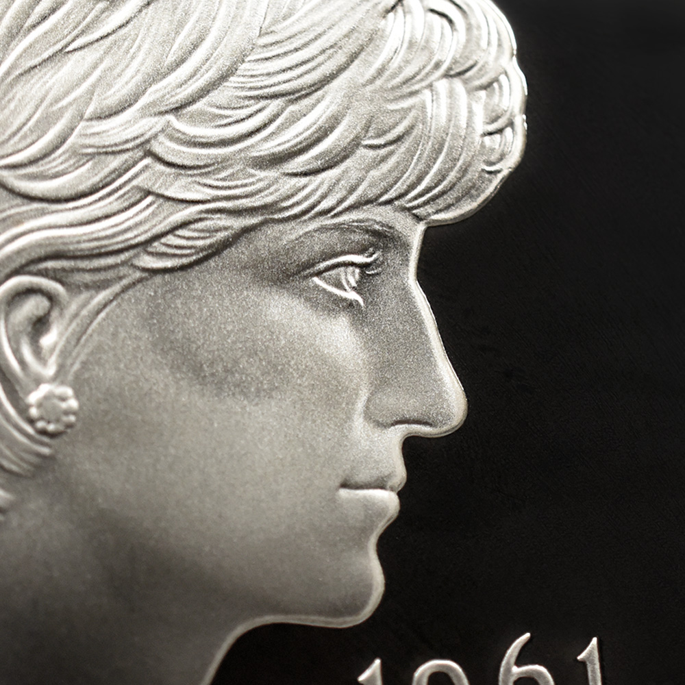 モダンコイン7:6604 1999 エリザベス2世 ダイアナ妃追悼記念 5ポンド銀貨 NGC PF69UC