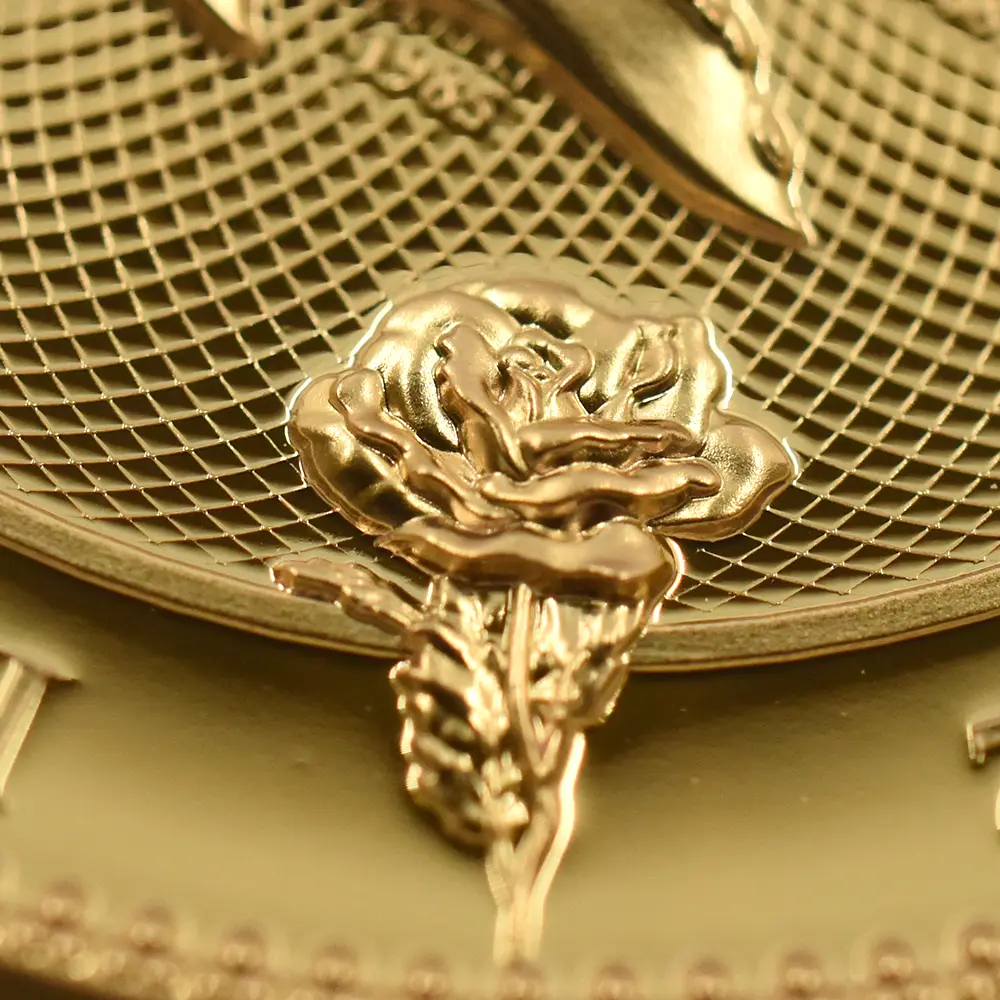 モダンコイン8:6611 ニウエ 2025 チャールズ3世 女王エリザベス2世追悼記念 ハイレリーフ 1ドル金メッキ銅貨 ファーストリリース NGC PF70UC