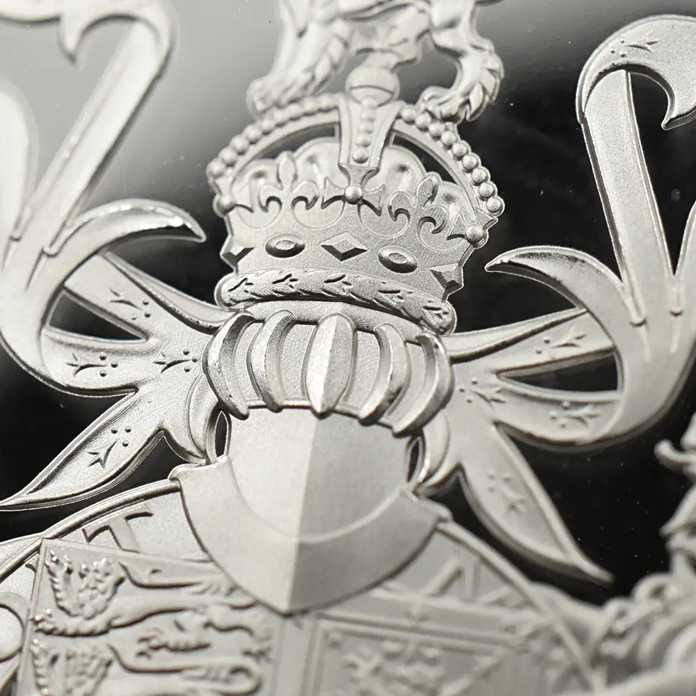 モダンコイン9:6617 2025 チャールズ3世 ロイヤルアームズ 5ポンド銀貨 発行即日鑑定品 NGC PF69UC 箱付き