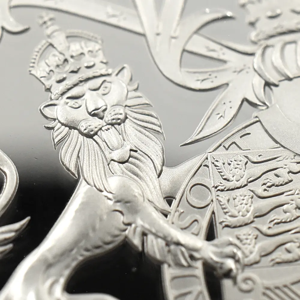 モダンコイン10:6617 2025 チャールズ3世 ロイヤルアームズ 5ポンド銀貨 発行即日鑑定品 NGC PF69UC 箱付き