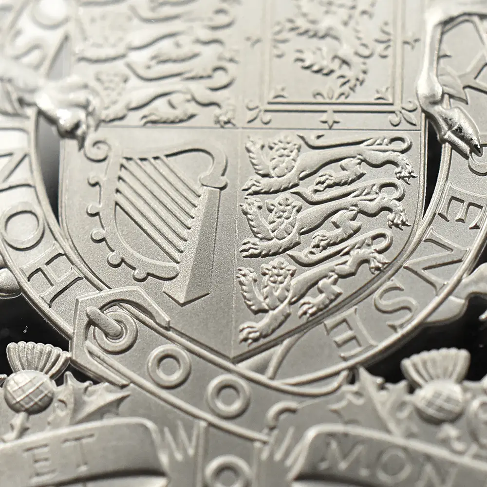 モダンコイン12:6617 2025 チャールズ3世 ロイヤルアームズ 5ポンド銀貨 発行即日鑑定品 NGC PF69UC 箱付き