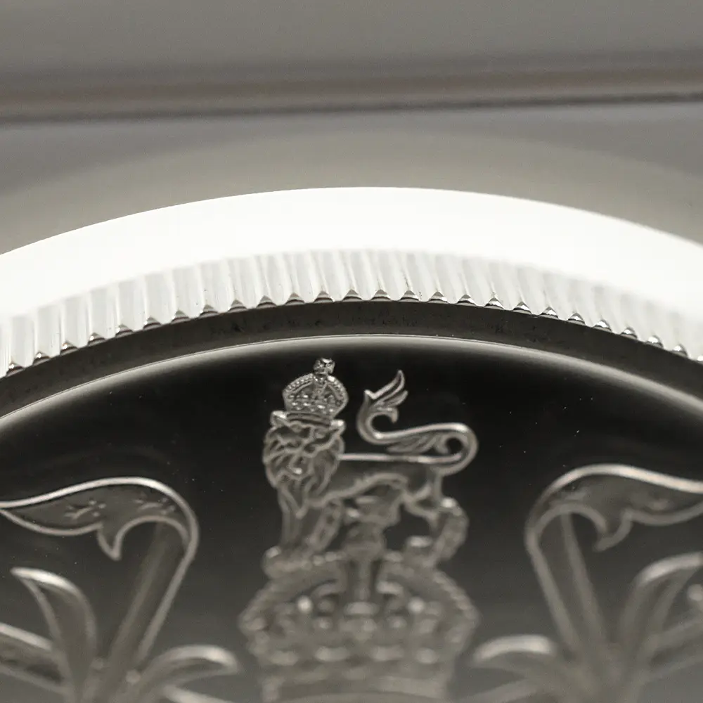 モダンコイン16:6617 2025 チャールズ3世 ロイヤルアームズ 5ポンド銀貨 発行即日鑑定品 NGC PF69UC 箱付き