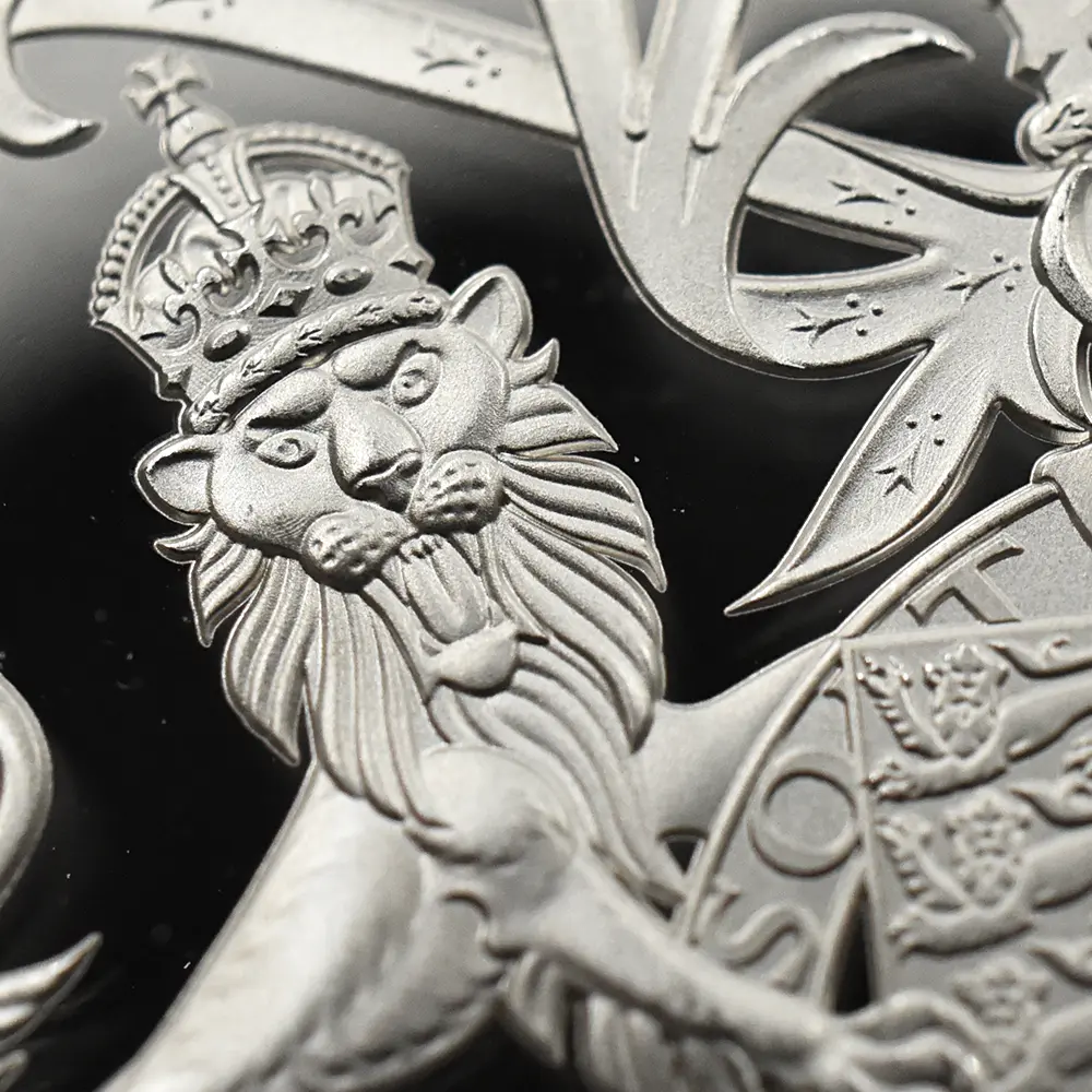 モダンコイン10：6618 2025 チャールズ3世 ロイヤルアームズ 5ポンド銀貨 発行即日鑑定品 NGC PF68UC 箱付き