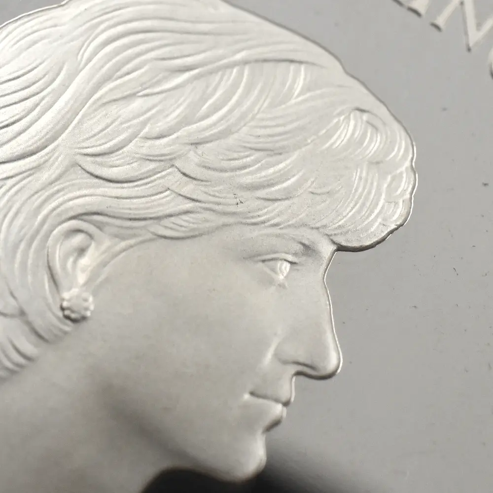 モダンコイン11:6632 1999 エリザベス2世 ダイアナ妃追悼記念 5ポンド銀貨 NGC PF69UC 箱付き