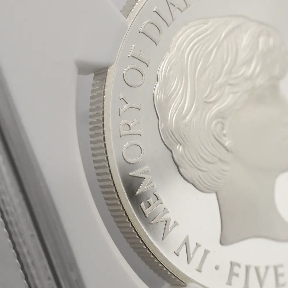 モダンコイン16:6633 1999 エリザベス2世 ダイアナ妃追悼記念 5ポンド銀貨 NGC PF69UC 箱付き