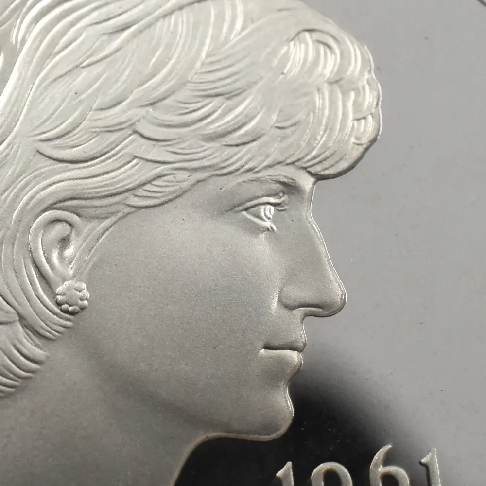 モダンコイン10:6652 1999 エリザベス2世 ダイアナ妃追悼記念 5ポンド銀貨 NGC PF69UC 箱付き